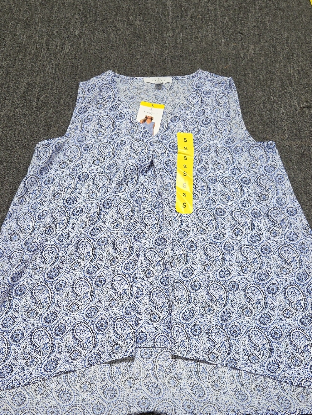 (#1) Fever Sleeveless Blue Paisley Print Women's Top